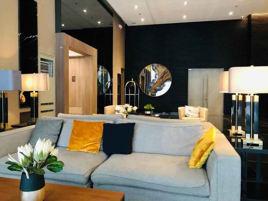 Air Residence 1Br With Balcony Free Netflix And Disney Plus Маніла Екстер'єр фото