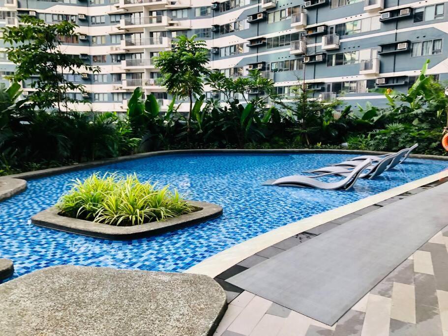 Air Residence 1Br With Balcony Free Netflix And Disney Plus Маніла Екстер'єр фото